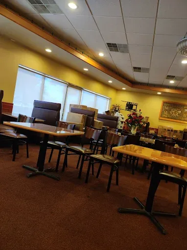 Booths along the window